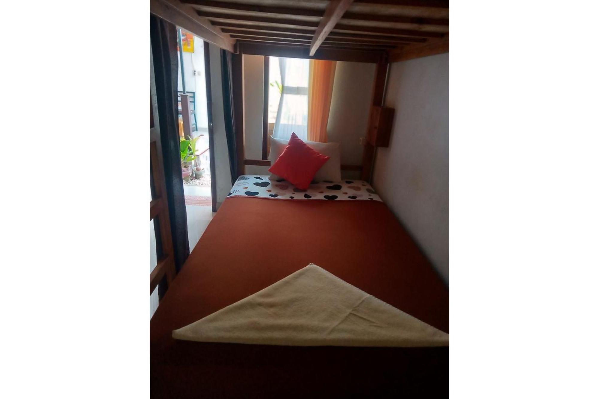 Gedhong Hostel Batununggul Kültér fotó